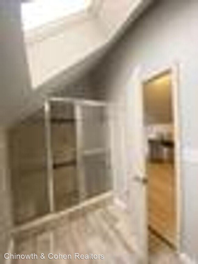 Building Photo - 2 br, 2.5 bath House - 1621 S Quaker Ave U...