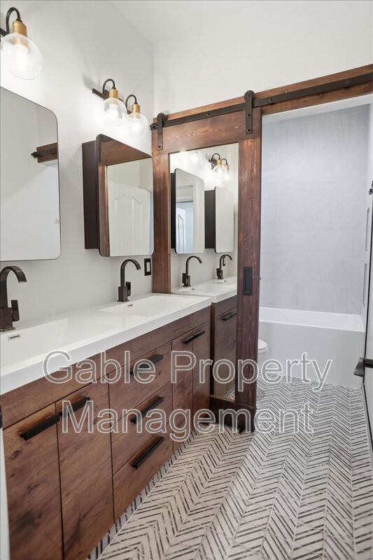 Building Photo - 24313 La Montura Dr