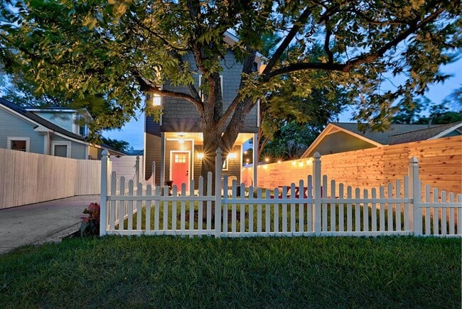 Building Photo - 4313 Maybelle Ave