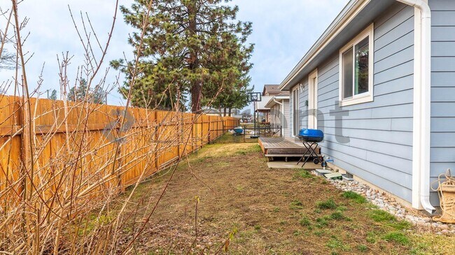 Building Photo - 7125 N Crestline St