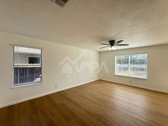 Building Photo - 4915 Brazoswood