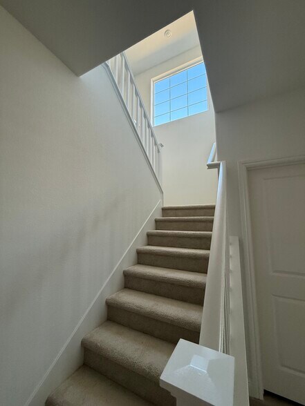 Building Photo - 3921 Mirecourt Cir