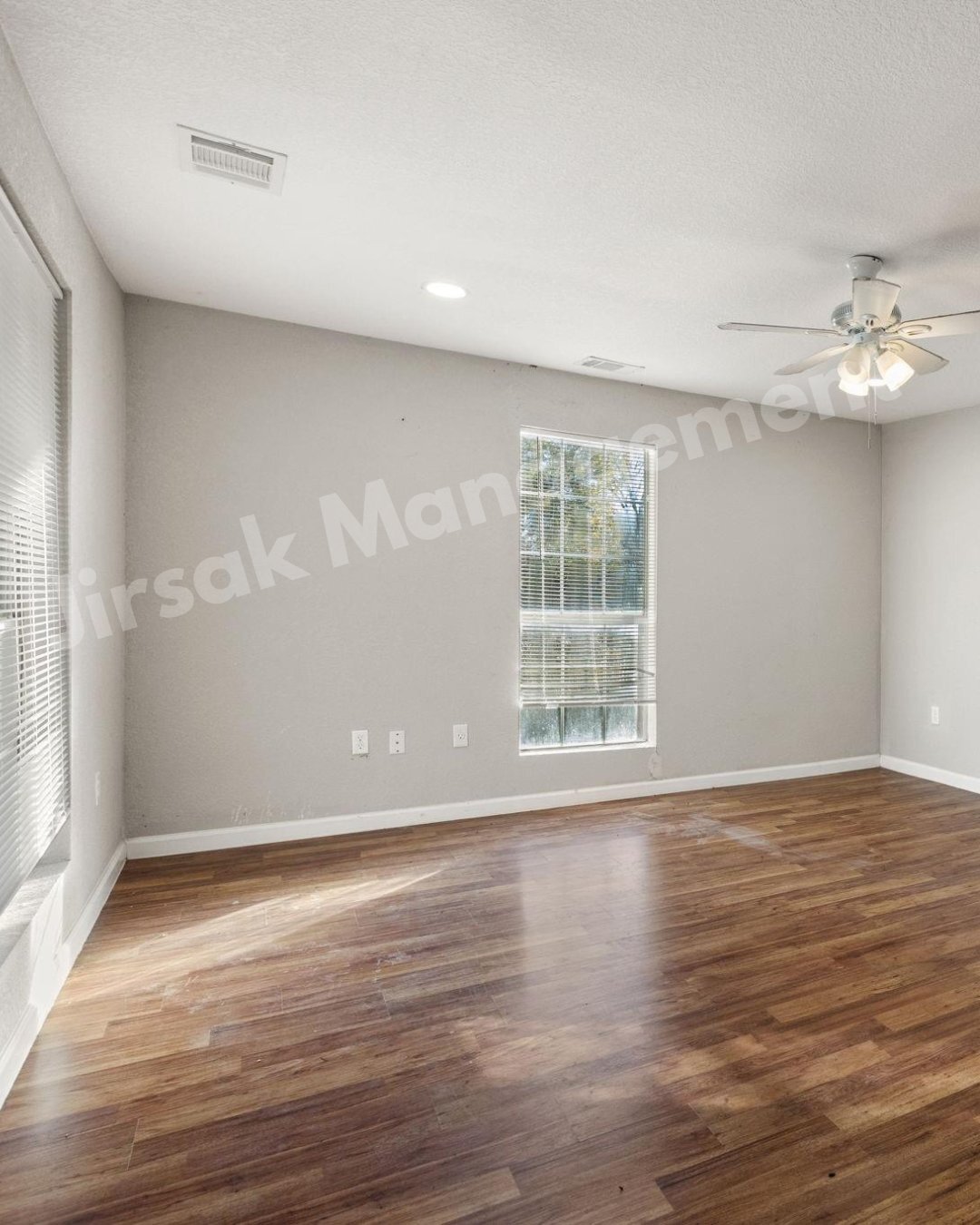 Building Photo - 202 S Dunbar Ln