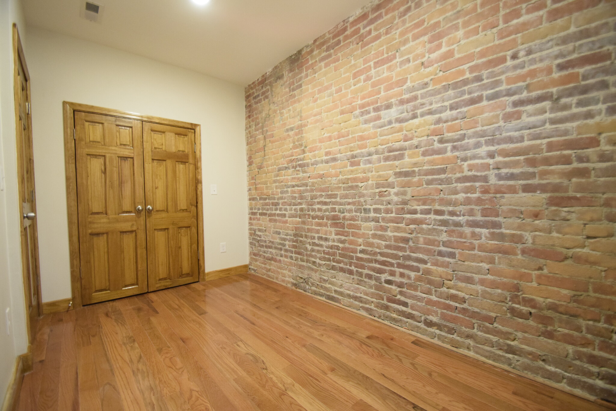 Building Photo - 1736 Beacon St