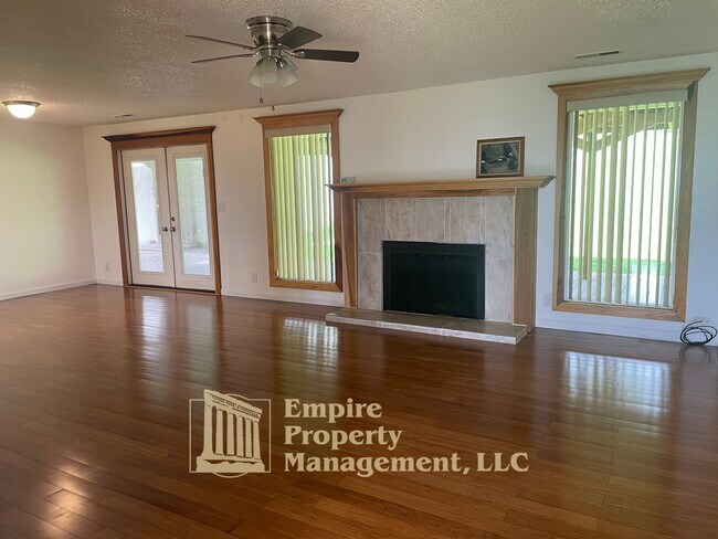 Building Photo - 88267 Richmond St