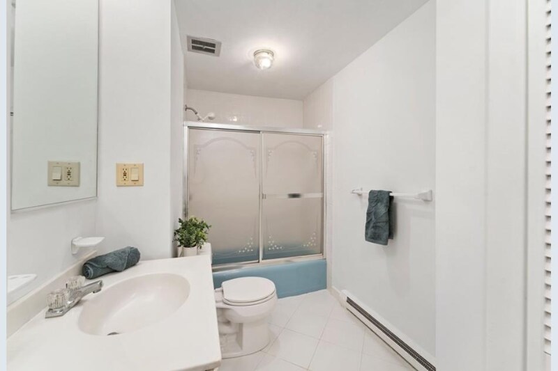 Building Photo - 1325 Worcester Rd