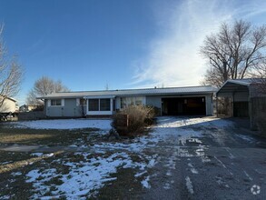 Building Photo - 3 Bedroom, 1 and half bath Home in Box Elder