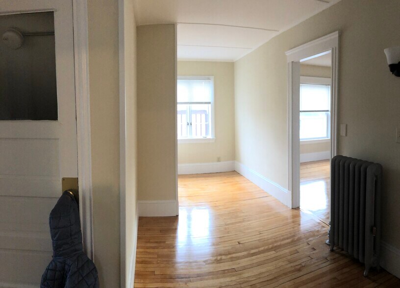 Building Photo - 597 S Main St