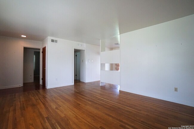Building Photo - 4626 Newcome Dr