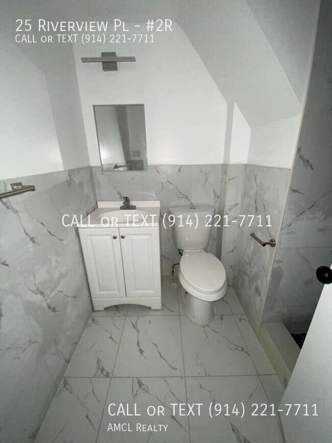 Building Photo - 25 Riverview Pl