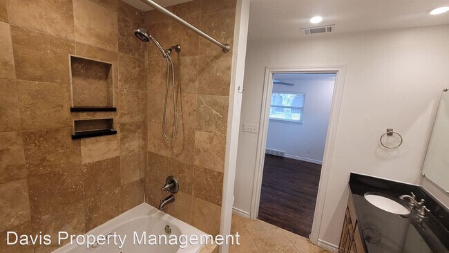 Building Photo - 5 br, 3 bath House - 3637 NORTHAVEN RD.