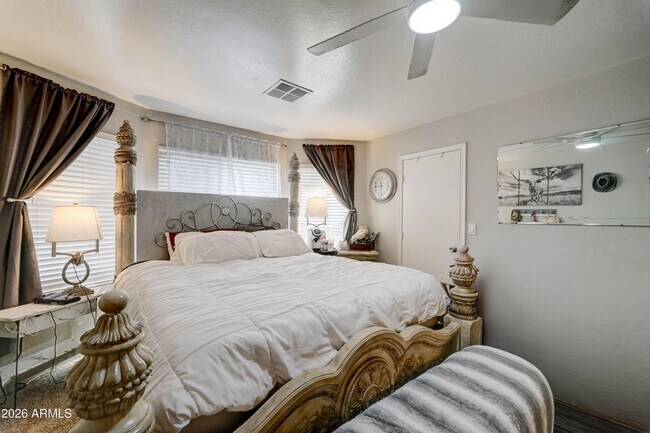 Building Photo - 2744 S Raven