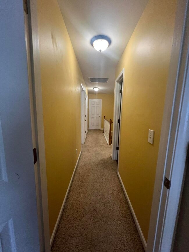 Building Photo - 565 Batty Way