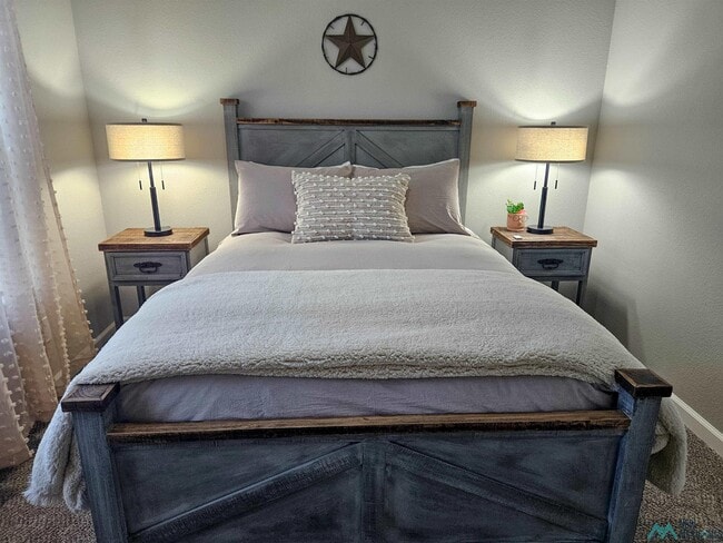 Building Photo - 510 W Dallas Ave