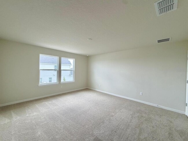 Building Photo - 6985 Oak Commons Way