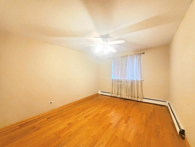 Building Photo - 1500 Robin Cir