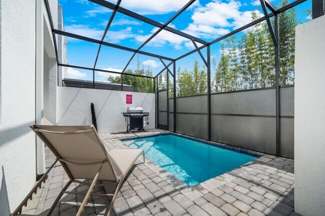 Building Photo - 384 Famagusta Dr