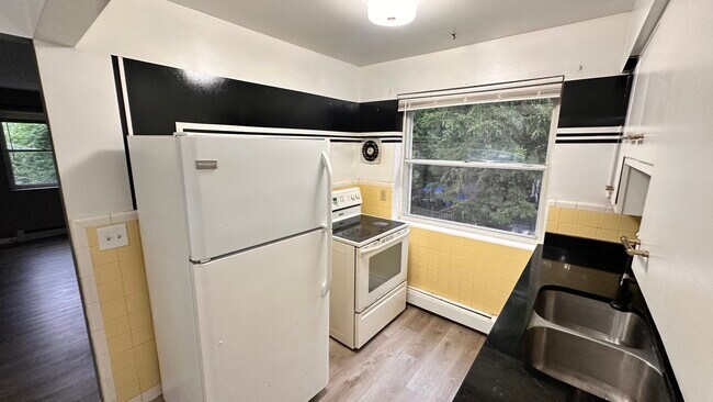 Building Photo - 2915 Mignon Ave