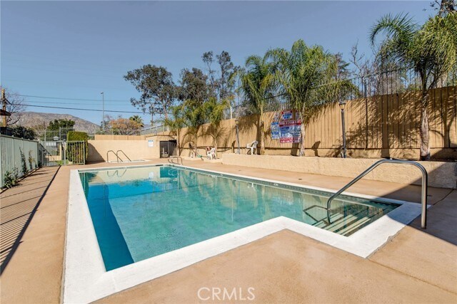 Building Photo - 10260 Plainview Ave