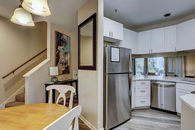 Building Photo - 19 Lemoyne Ave