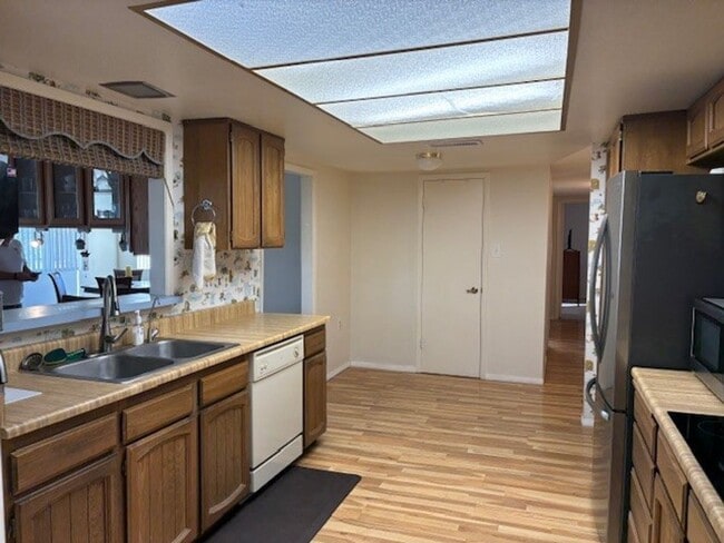 Building Photo - Lovely Home in 45+ Active Adult Community of Leisure World.  Available April 2026 ongoing!!!