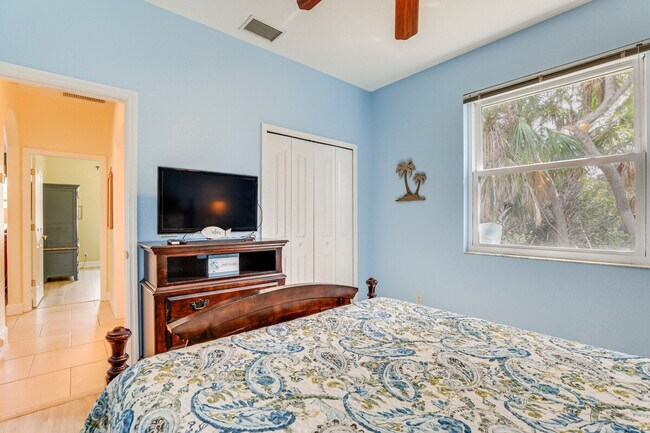 Building Photo - 1488 N Lavina St