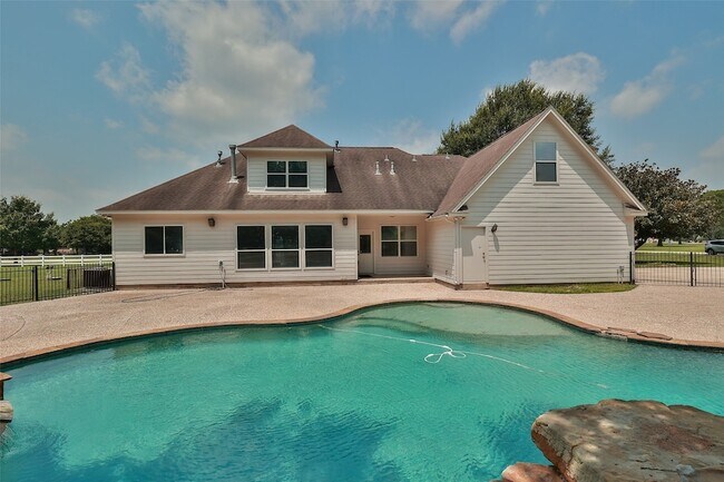 Building Photo - 19907 Stone Lake Cir