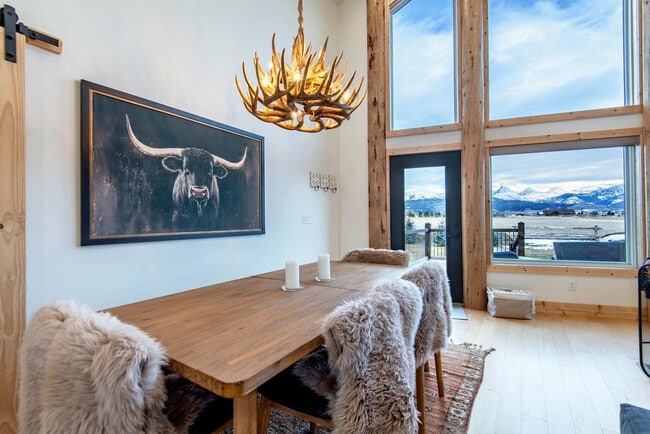 Building Photo - 4535 Roxanne St