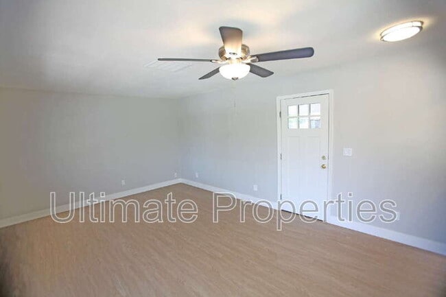 Building Photo - 3809 W Crocus Dr