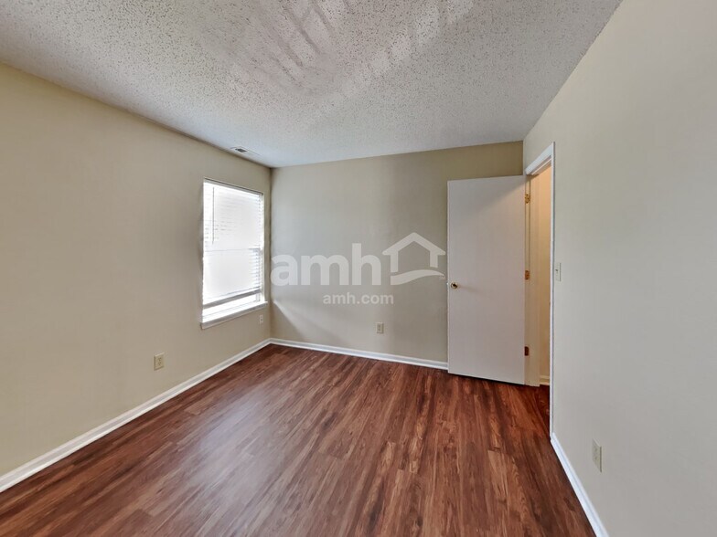 Building Photo - 7703 Vincent Ct