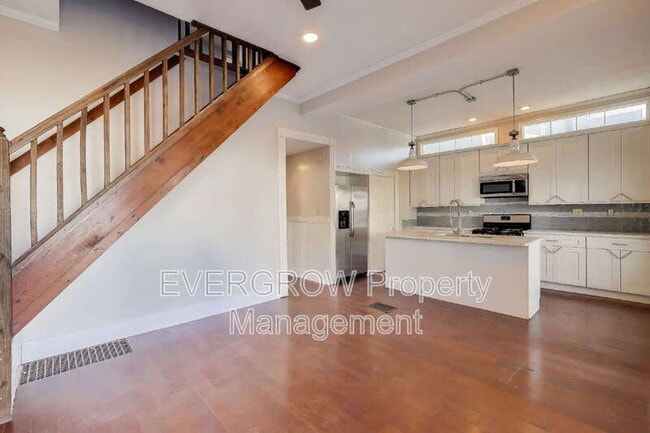 Building Photo - 1140 Hoyt Ave