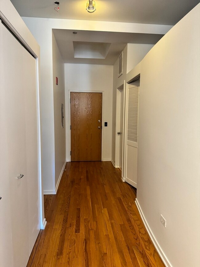 Building Photo - 208 W Washington St