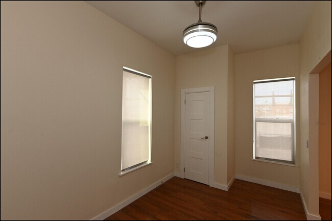 Building Photo - 710 Noble St