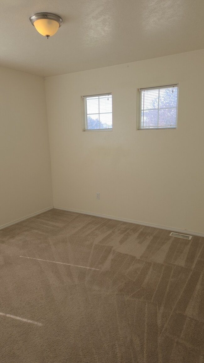 Building Photo - 3801 E Sutton Ave