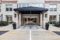 Building Photo - 300 Mamaroneck Ave