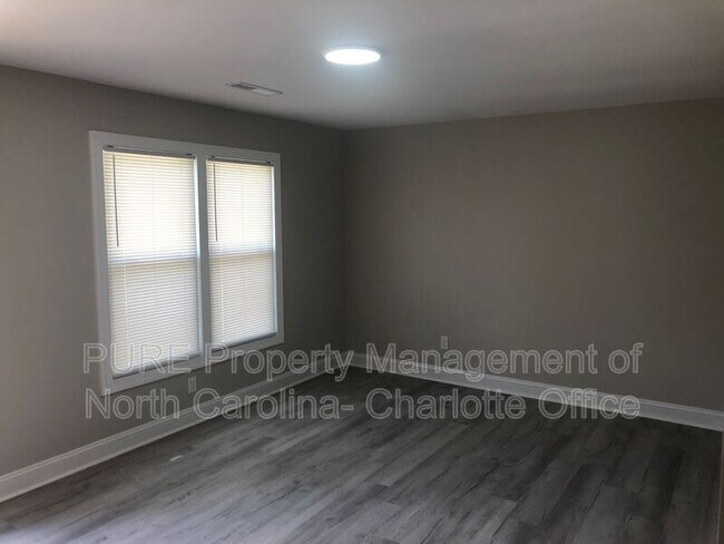 Building Photo - 805 Haywood St