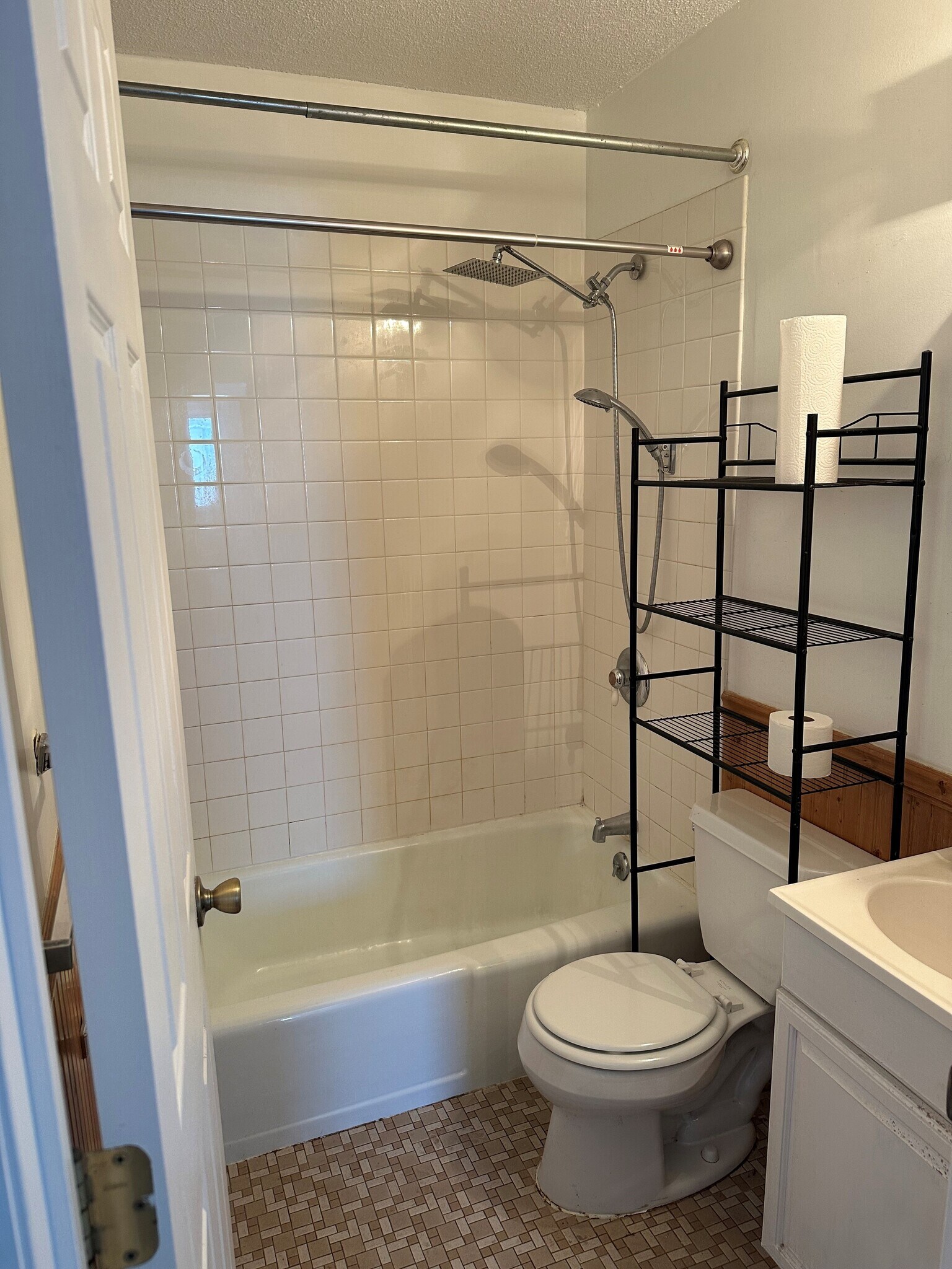 Building Photo - 135 New Britain Ave