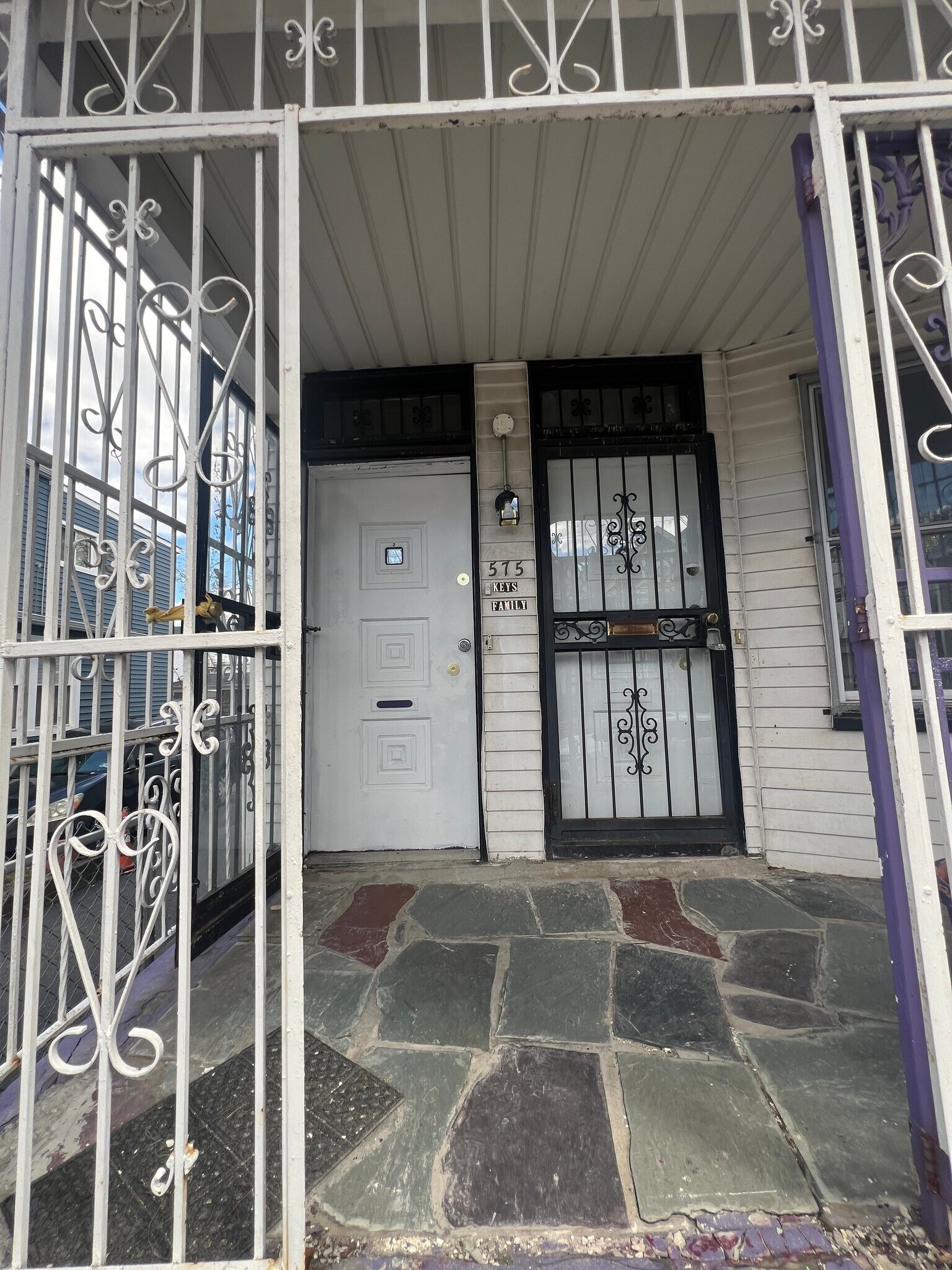 Building Photo - 577 13th Ave