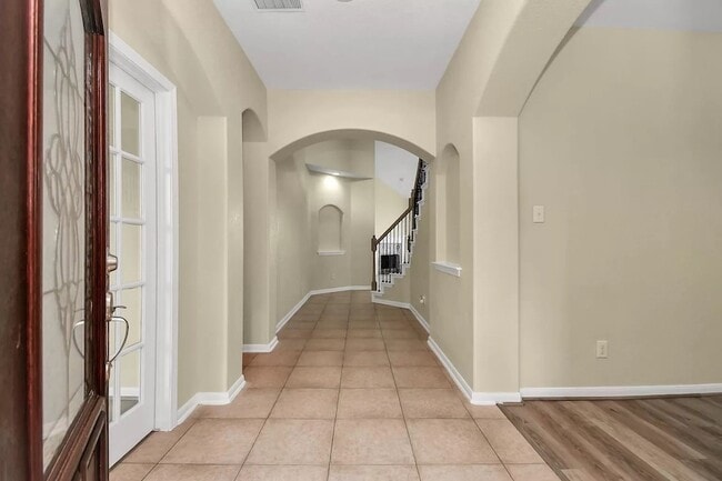 Building Photo - 6315 Bain Dr