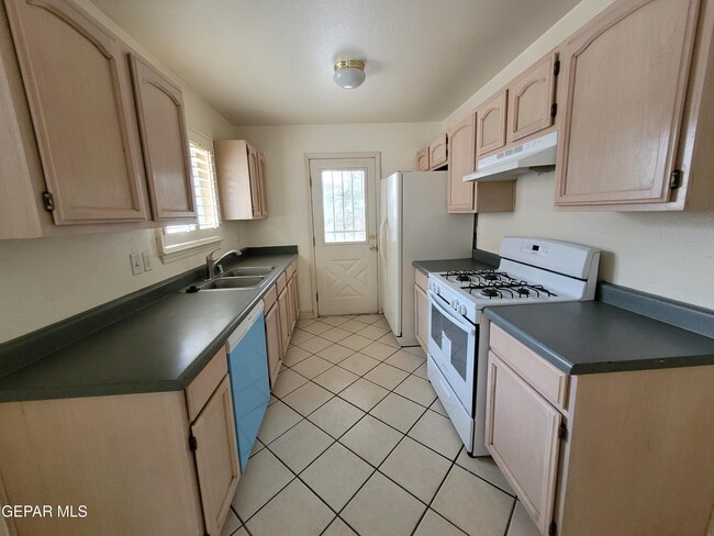 Building Photo - 3457 Carlos Moran Ct