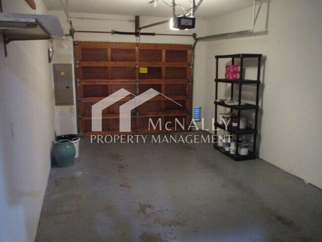 Building Photo - Spacious 3 Bedroom, 2.75 Bathroom Condo in Gig Harbor