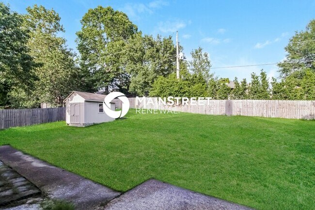 Building Photo - 4 Bedroom Pet-Friendly Home in Cordova, TN with Main Street Renewal