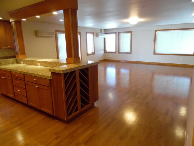 Building Photo - 3706 Portage Ln