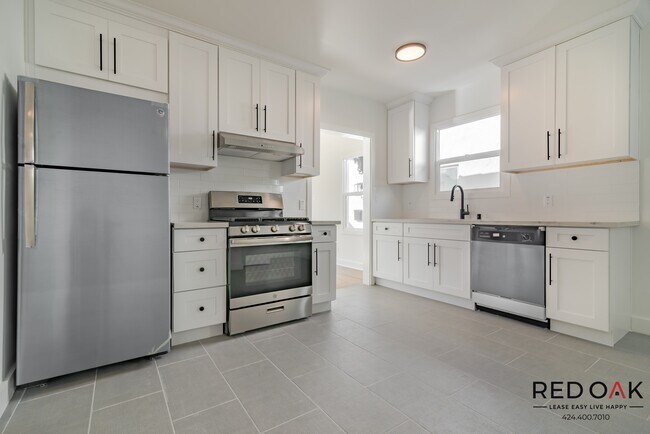 Building Photo - Gorgeous Melrose Hill Bungalow!