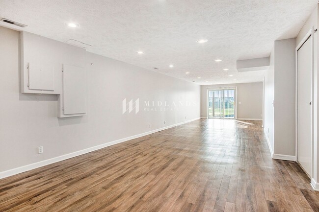 Building Photo - Beautiful 4 Bedroom Bellevue Home