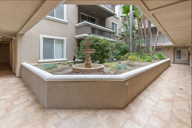 Building Photo - Trousdale Apartments