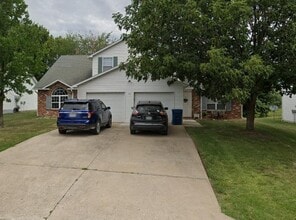 Building Photo - 106 S Woods Ct
