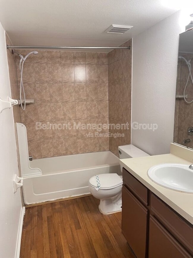 Building Photo - 2030 Cascades Blvd