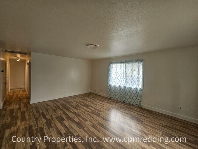 Building Photo - Spacious 3-Bedroom House with Gated Pool in Panorama Heights Coming Available Soon!