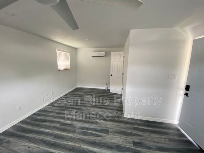 Building Photo - 4133 3rd Ave N